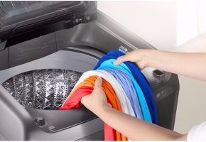 Bí quyết giặt quần áo không bị hôi vào những ngày mưa