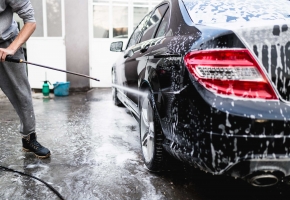 Dung dịch rửa xe không chạm là gì? Rửa sạch không? Lưu ý gì khi sử dụng?